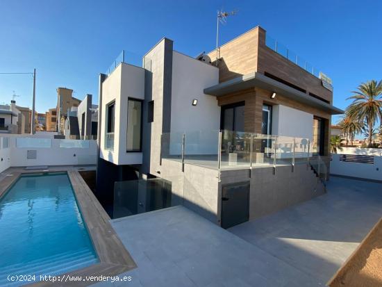  FANTASTICA VILLA MEDITERRANEA A 60 m DE LA PLAYA Y CON VISTAS AL MAR!!! - ALICANTE 