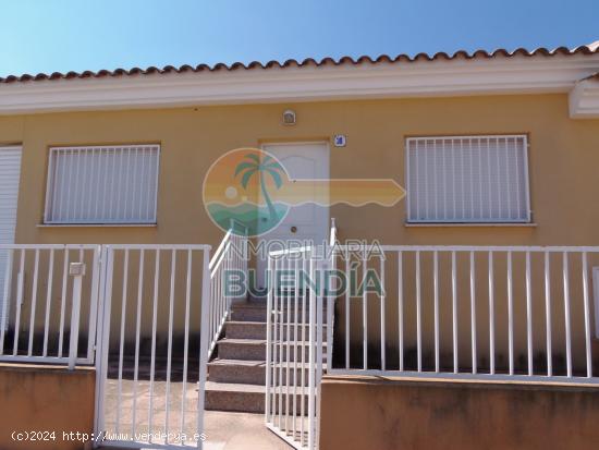  CASA ADOSADA EN RESIDENCIAL CON PISCINA - MURCIA 