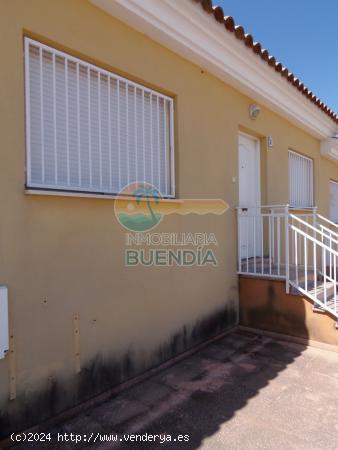 CASA ADOSADA EN RESIDENCIAL CON PISCINA - MURCIA