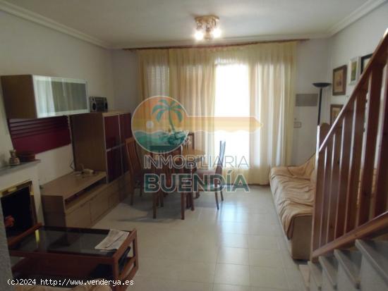 PRECIOSO DUPLEX CON AMPLIA PARCELA EN ZONA TRANQUILA Y CERCA DE LA PLAYA - MURCIA