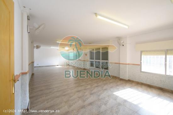 AMPLIO LOCAL COMERCIAL EN VENTA - MURCIA