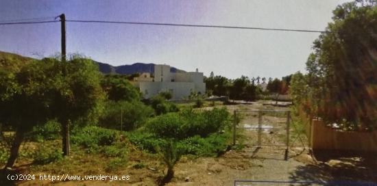 FANTÁSTICO SOLAR CERCA DE LA PLAYA EN LA AZOHÍA - MURCIA