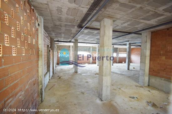 LOCAL COMERCIAL MUY CERCA DE LA PLAYA CON PLAZA DE APARCAMIENTO. - MURCIA