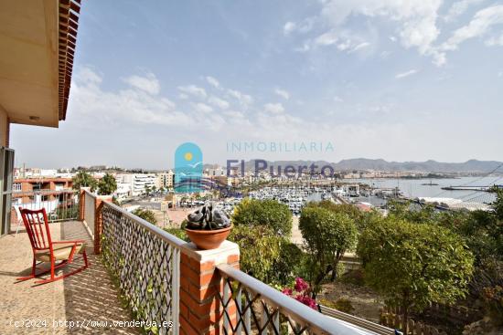 CHALET CON VISTAS AL MAR EN EL FARO - MURCIA