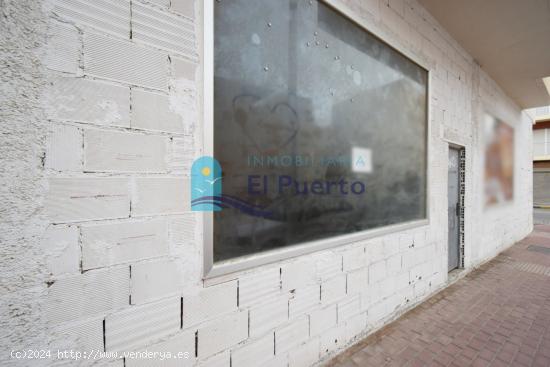 LOCAL COMERCIAL EN ESQUINA EN BUENA ZONA, CERCA DEL PASEO MARÍTIMO - REF 23 - MURCIA