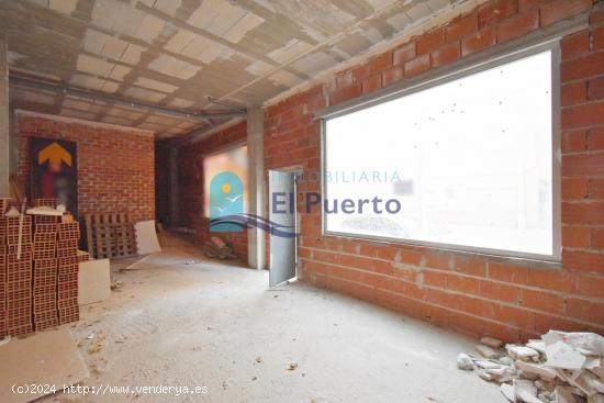 LOCAL COMERCIAL EN ESQUINA EN BUENA ZONA, CERCA DEL PASEO MARÍTIMO - REF 23 - MURCIA