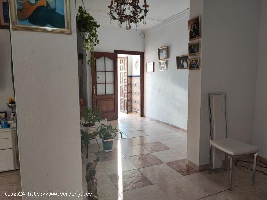 Espaciosa y luminosa Casa de Pueblo de 3 Plantas en El Cuervo, Sevilla/Cádiz. - SEVILLA