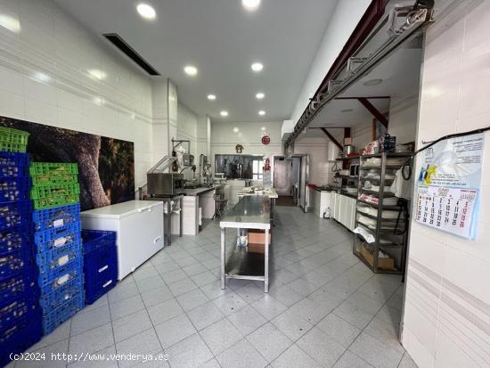 LOCAL COMERCIAL EN PERCHEL SUR - MALAGA