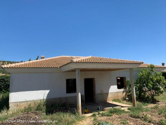 UNA CASA RURAL CON TERRENO PARA FINALIZAR PROYECTO. - MALAGA