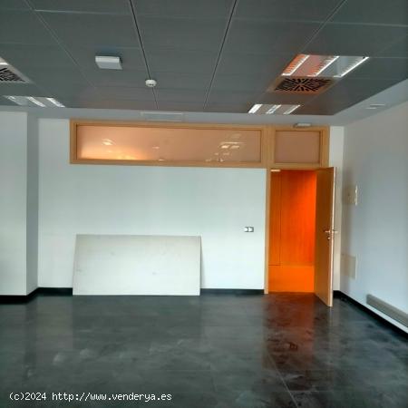 LOCAL COMERCIAL EN VENTA EDIFICIO ARTYSUR - CADIZ