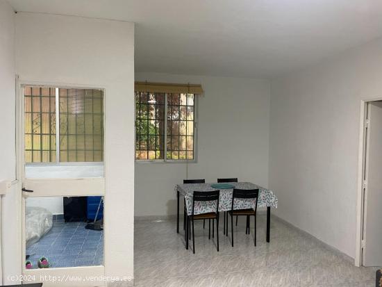 alquiler de piso de 3 dormitorios, 1 baño, salon, cocina, lavadero y trastero - GRANADA