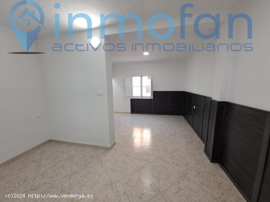 VENTA DE CASA RECIEN REFORMADA EN CATRAL ZONA CENTRO - ALICANTE