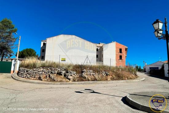 SOLAR UBANO EN ARCAS - CUENCA