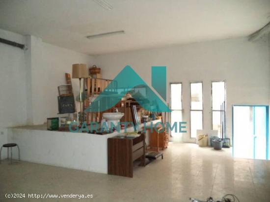 Se vende local en Plaza Marrón - CACERES