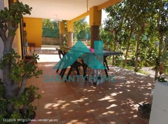  Se vende Chalet en Polígono Ganadero - CACERES 