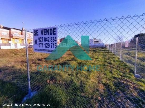 SE VENDE PARCELA EN ZONA VISTA HERMOSA - CACERES