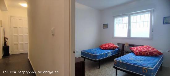 VENTA DE PISO EN CANDAS CON 4 DORMITORIOS - ASTURIAS