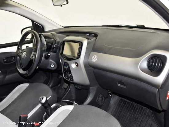 Toyota Aygo ( 1.0 VVT-i x-play )  - Jeréz de la Frontera