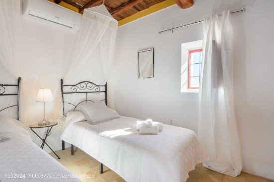 ALQUILER DE PRECIOSA VILLA EN IBIZA EN ES CUBELLS ( PRECIO SEMANAL )