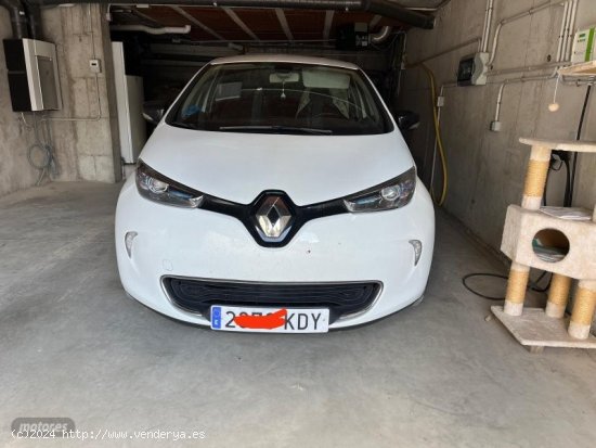  Renault Zoe INTENS 40 R90  68KW de 2017 con 124.000 Km por 9.000 EUR. en Madrid 