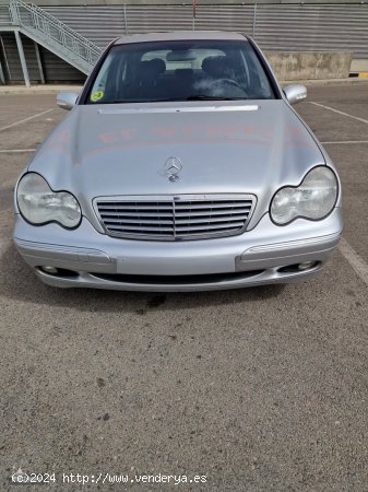 Mercedes Clase C 200 k de 2003 con 116.000 Km por 4.300 EUR. en Madrid