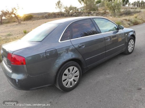 Audi A4 2.0 140CV de 2005 con 318.000 Km por 3.300 EUR. en Valencia