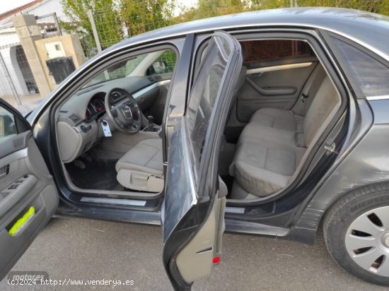 Audi A4 2.0 140CV de 2005 con 318.000 Km por 3.300 EUR. en Valencia