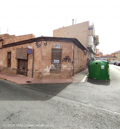  SE VENDE CASA EN NOVELDA PARA DERRIBAR EN AVENIDA REYES CATÓLICOS. - ALICANTE 