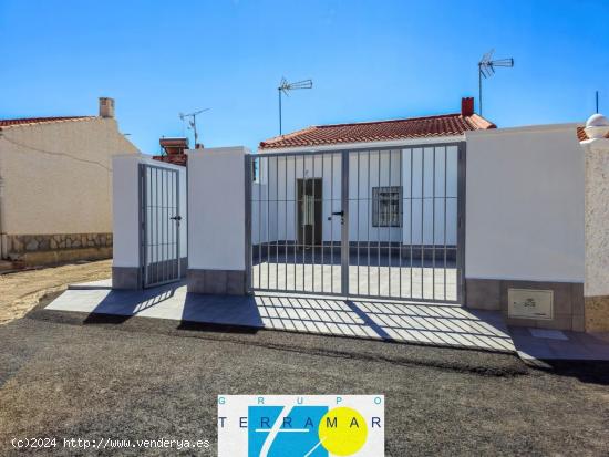 FABULOSO BUNGALOW TOTALMENTE REFORMADO, UN CHOLLAZO QUE NO DEBE DEJAS ESCAPAR - ALICANTE