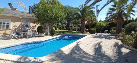 CHALET CON PISCINA - CIUDAD REAL