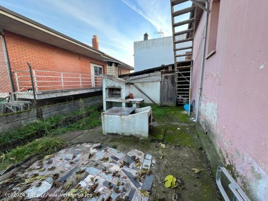 Casa en Fuentes Nuevas con terreno, garaje y bodega - LEON