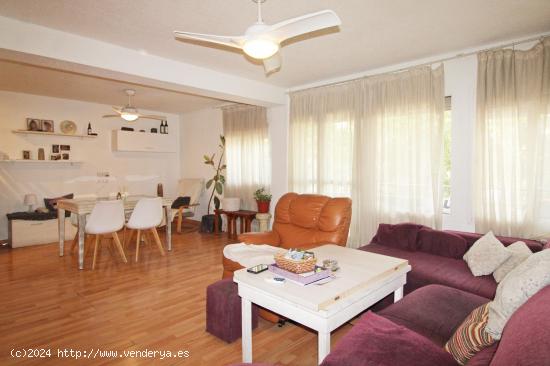 🏡 Piso en Avda. Carlos III  | Con 2 plazas de aparcamiento - CORDOBA