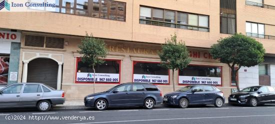  local comercia de 450 m2 y con fachada a  2 calles frente cerntro comercial carrefour - ALBACETE 