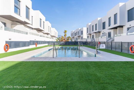 Alquiler de dúplex de obra nueva con 4 Habitaciones en Almerimar, Residencial Portobello. - ALMERIA