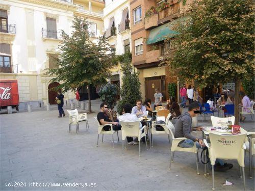 Local comercial en Granada zona Centro, 183 m. de superficie, junto a la plaza de Derecho, - GRANADA