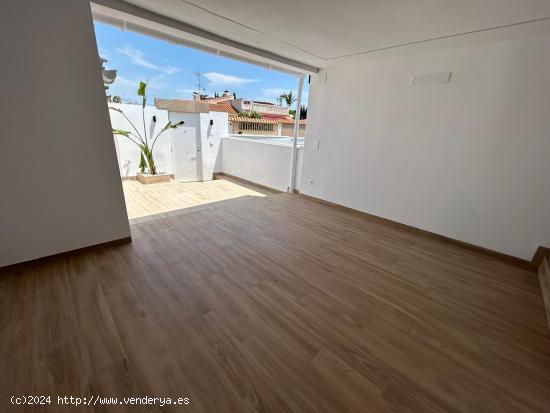 BUNGALOW ADOSADO TOTALMENTE REFORMADO SIN VECINOS ARRIBA - ALICANTE