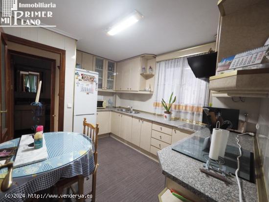 *Casa independiente en Barrio El Carmen, 4 dorm, 2 baños, garaje, patio y terraza por solo 152.000