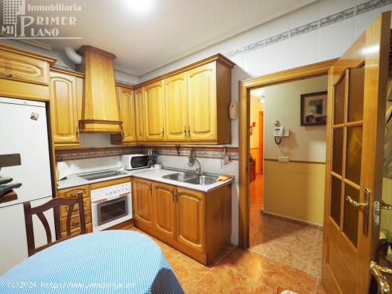  *¡OFERTA! Casa céntrica de planta baja, totalmente amueblada, junto a Doña Crisanta, solo 77.000 