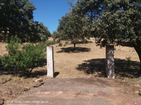 ¡¡PARCELA HACIENDO ESQUINA EN  URB. DOÑA MANUELA, PARAISO ARENAL!! - CORDOBA