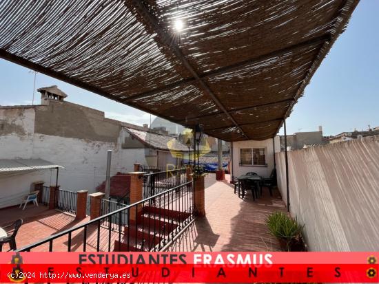 EST/ ERASMUS/ Residencia para ESTUDIANTES con DOCE dormitorios en zona Recogidas - GRANADA