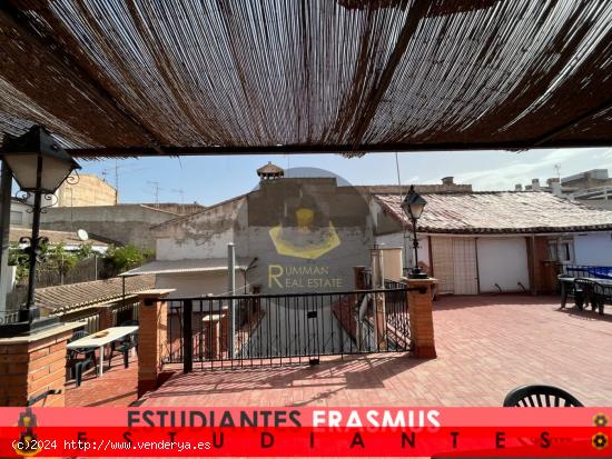 EST/ ERASMUS/ Residencia para ESTUDIANTES con DOCE dormitorios en zona Recogidas - GRANADA