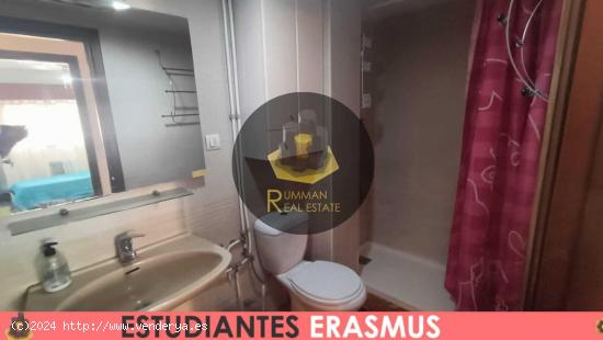 ERASMUS / Piso de CUATRO Dormitorios en el Centro - GRANADA