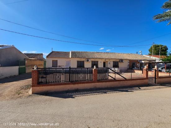 CASA CON TERRENO EN LOS CÁNOVAS - MURCIA