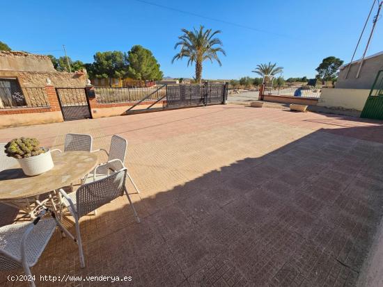 CASA CON TERRENO EN LOS CÁNOVAS - MURCIA