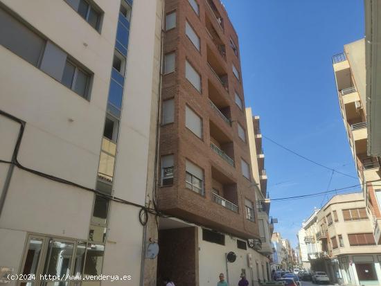  OPORTUNIDAD DE VIVIENDA AMPLIA Y CENTRICA PARA REFORMAR CON ZONAS EXTERIORES - ALBACETE 