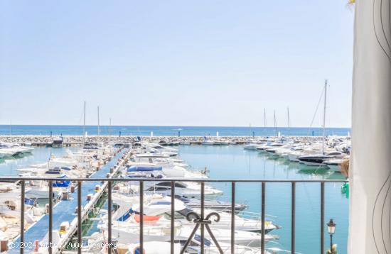  ÁTICO DUPLEX CON VISTAS AL PUERTO DEPORTIVO - MALAGA 