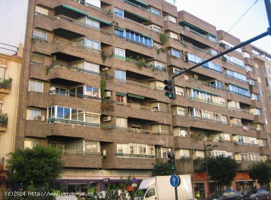  VIVIENDA EN AV PERIS Y VALERO. OPORTUNIDAD!! - VALENCIA 