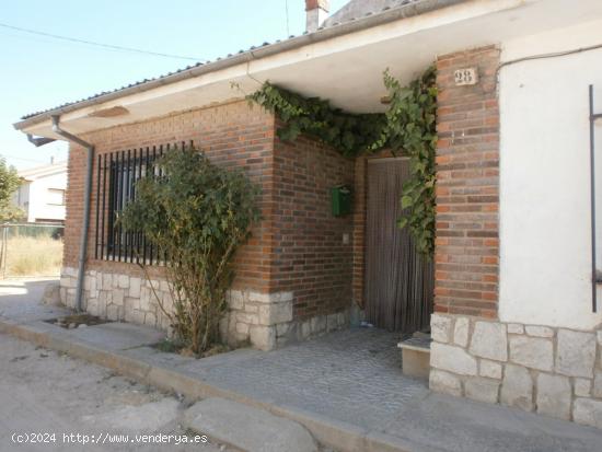 CASA EN VENTA EN MOZONCILLO C/ LA IGLESIA - SEGOVIA