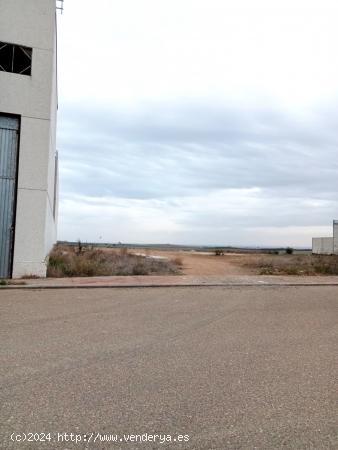  PARCELA INDUSTRIAL EN EL POLÍGONO CUARTO DE LA HUERTA. - SEVILLA 