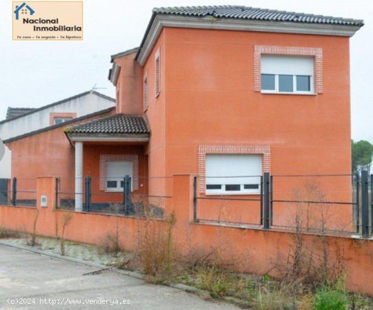 Casa individual con parcela en zona tranquila - SEGOVIA